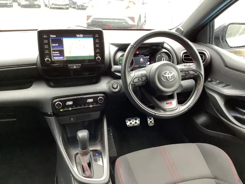 CX72XPA Toyota Yaris 1.5 Hybrid GR Sport 5dr CVT Thumbnail #3