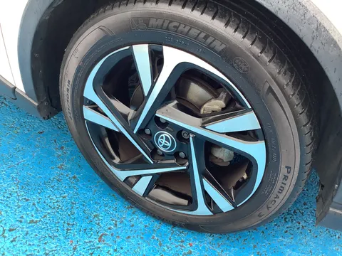 DA72KTE Toyota C-HR 1.8 Hybrid Design 5dr CVT Thumbnail #11