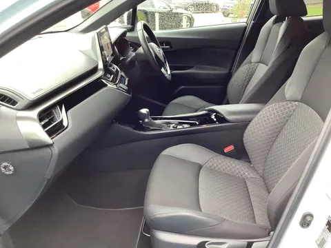 DA72KTE Toyota C-HR 1.8 Hybrid Design 5dr CVT Thumbnail #16