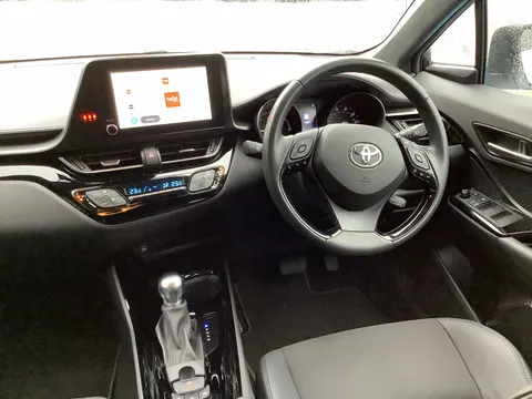 DA72KTE Toyota C-HR 1.8 Hybrid Design 5dr CVT Thumbnail #3