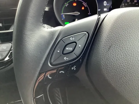 DA72KTE Toyota C-HR 1.8 Hybrid Design 5dr CVT Thumbnail #27