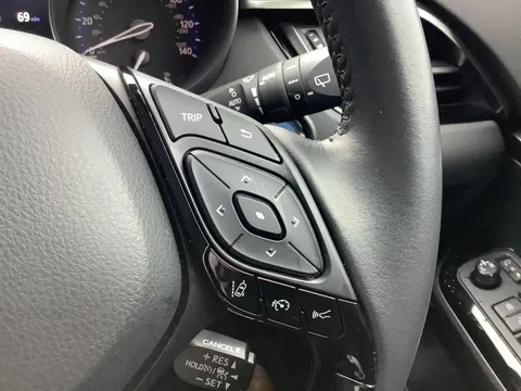 DA72KTE Toyota C-HR 1.8 Hybrid Design 5dr CVT Thumbnail #28