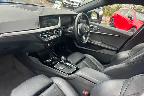 PK20ECJ BMW 1 Series 118i M Sport 5dr Step Auto [Tech Pack] Thumbnail #3