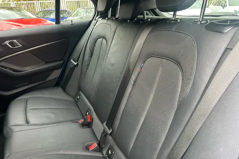 PK20ECJ BMW 1 Series 118i M Sport 5dr Step Auto [Tech Pack] Thumbnail #9