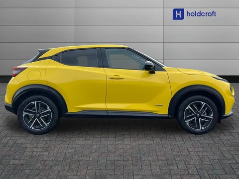 DX74XJD Nissan Juke 1.6 Hybrid N-Connecta 5dr Auto Thumbnail #4