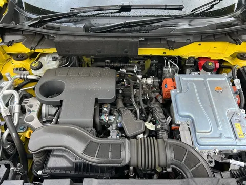 DX74XJD Nissan Juke 1.6 Hybrid N-Connecta 5dr Auto Thumbnail #11