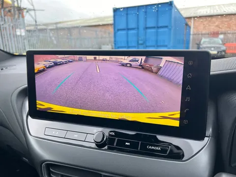 DX74XJD Nissan Juke 1.6 Hybrid N-Connecta 5dr Auto Thumbnail #16