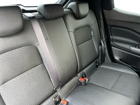 DX74XJD Nissan Juke 1.6 Hybrid N-Connecta 5dr Auto Thumbnail #17