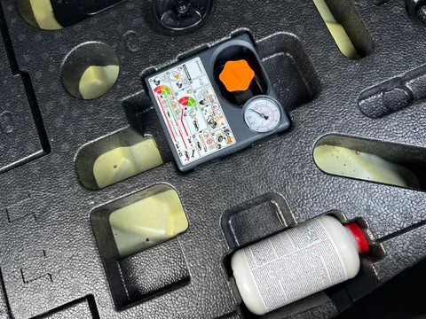 DX74XJD Nissan Juke 1.6 Hybrid N-Connecta 5dr Auto Thumbnail #21