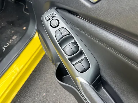 DX74XJD Nissan Juke 1.6 Hybrid N-Connecta 5dr Auto Thumbnail #23