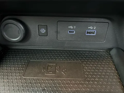 DX74XJD Nissan Juke 1.6 Hybrid N-Connecta 5dr Auto Thumbnail #26