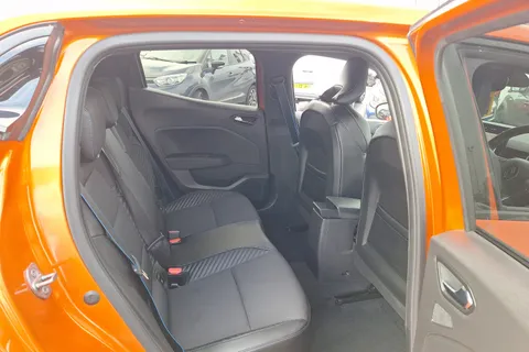 BG73CVR Renault Clio 1.6 E-TECH full hybrid 145 Esprit Alpine 5dr Auto Thumbnail #32