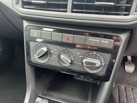 DU22FDF Volkswagen T-Cross 1.0 TSI SE 5dr Thumbnail #13