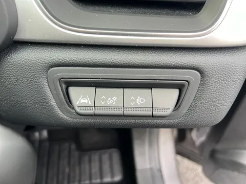 DN23VNH Renault Captur 1.0 TCE 90 Techno 5dr Thumbnail #15