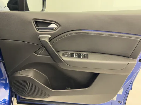 BT23FDA Renault Captur 1.6 E-Tech full hybrid 145 Techno 5dr Auto Thumbnail #18