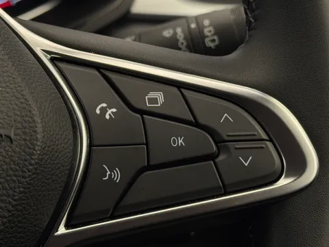 BT23FDA Renault Captur 1.6 E-Tech full hybrid 145 Techno 5dr Auto Thumbnail #22