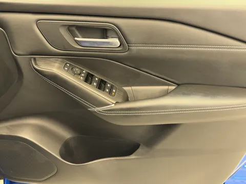 DG22XRS Nissan Qashqai 1.3 DiG-T MH 158 N-Connecta 5dr Xtronic Thumbnail #22