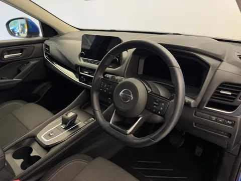 DG22XRS Nissan Qashqai 1.3 DiG-T MH 158 N-Connecta 5dr Xtronic Thumbnail #24