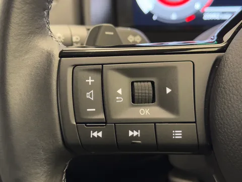 DG22XRS Nissan Qashqai 1.3 DiG-T MH 158 N-Connecta 5dr Xtronic Thumbnail #25