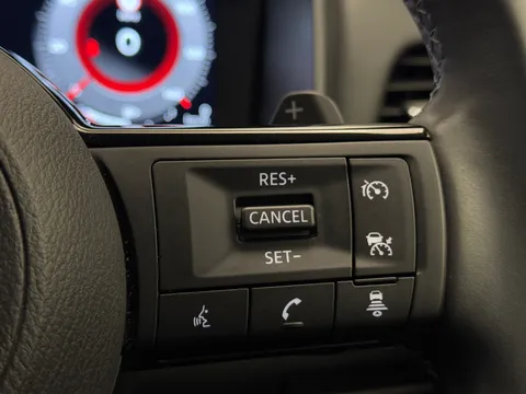 DG22XRS Nissan Qashqai 1.3 DiG-T MH 158 N-Connecta 5dr Xtronic Thumbnail #26