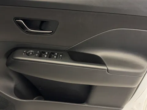 EN74UOK Hyundai Kona 1.6 Hybrid 129 N Line 5dr DCT Thumbnail #17