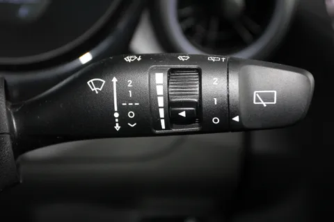 ET24TVC Hyundai i10 1.0 [63] Premium 5dr Auto [Nav] Thumbnail #24