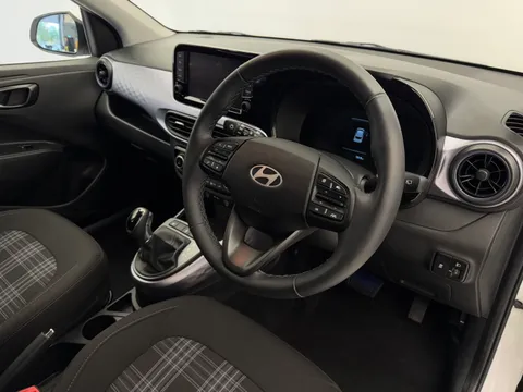 ET24TMO Hyundai i10 1.0 [63] Premium 5dr Auto [Nav] Thumbnail #18