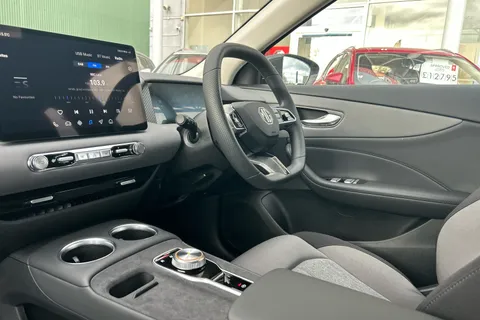 ML75FCA Mg Motor Uk MGS5 170kW SE EV Long Range 64kWh 5dr Auto Thumbnail #3