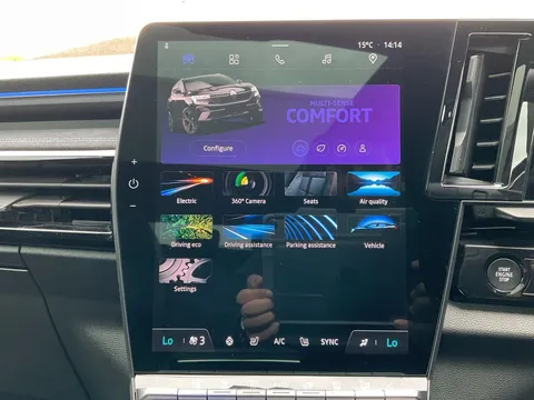 HN23XPG Renault Austral E-Tech FHEV Iconic Esprit Alpine 5dr Auto 4C Thumbnail #18