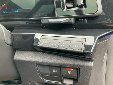 HN23XPG Renault Austral E-Tech FHEV Iconic Esprit Alpine 5dr Auto 4C Thumbnail #19