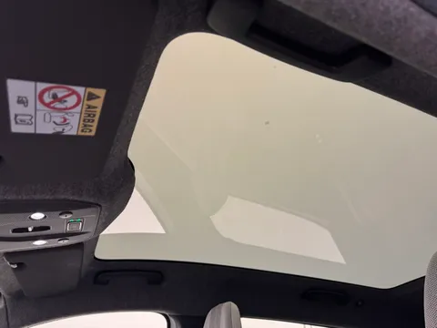 DU74WZJ Renault Scenic E-Tech 160kW Iconic 87kWh Long Range 5dr Auto Thumbnail #19