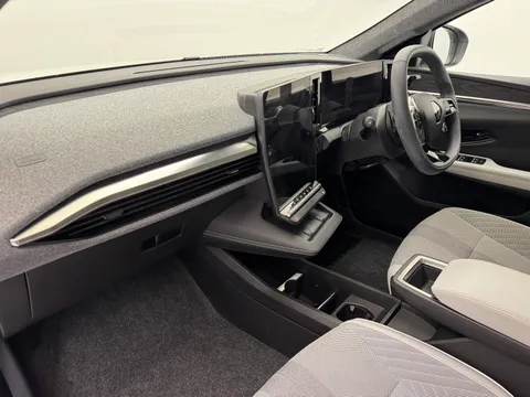 DU74WZJ Renault Scenic E-Tech 160kW Iconic 87kWh Long Range 5dr Auto Thumbnail #34