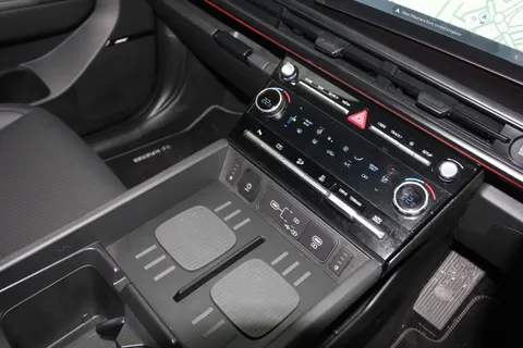 DF25COH Hyundai Santa Fe 1.6 TGDi Plug-in Hybrid Calligraphy 5dr 4WD Auto Thumbnail #33