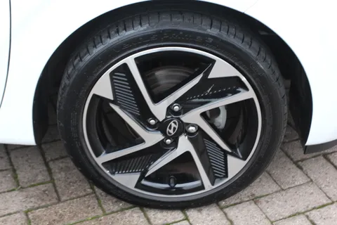 ET24THX Hyundai i10 1.0 [63] Premium 5dr Auto [Nav] Thumbnail #10