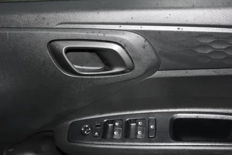 ET24THX Hyundai i10 1.0 [63] Premium 5dr Auto [Nav] Thumbnail #25