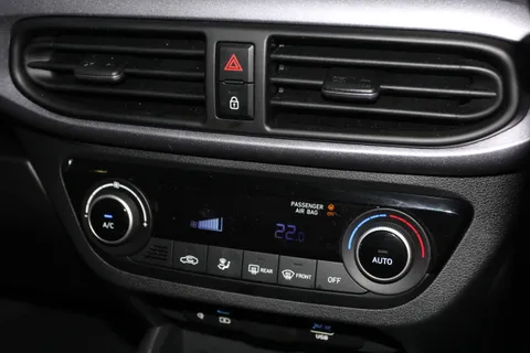 ET24THX Hyundai i10 1.0 [63] Premium 5dr Auto [Nav] Thumbnail #18