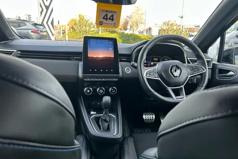 VN24ZGC Renault Clio 1.6 E-TECH full hybrid 145 Esprit Alpine 5dr Auto Thumbnail #11