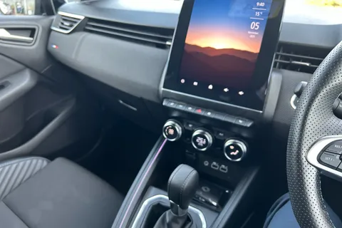 VN24ZGC Renault Clio 1.6 E-TECH full hybrid 145 Esprit Alpine 5dr Auto Thumbnail #13