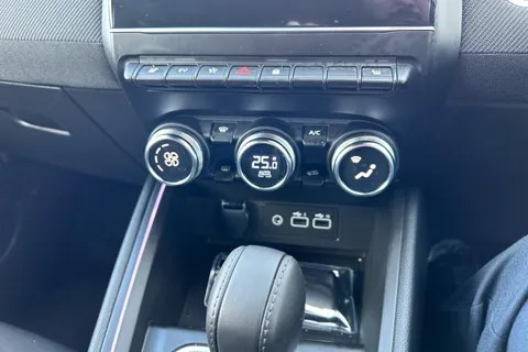 VN24ZGC Renault Clio 1.6 E-TECH full hybrid 145 Esprit Alpine 5dr Auto Thumbnail #19