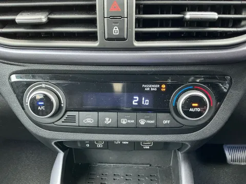 ET24TVD Hyundai i10 1.0 [63] Premium 5dr Auto [Nav] Thumbnail #25