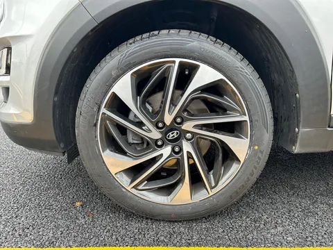 DG19LRN Hyundai Tucson 1.6 CRDi 136 Premium SE 5dr 2WD Thumbnail #9