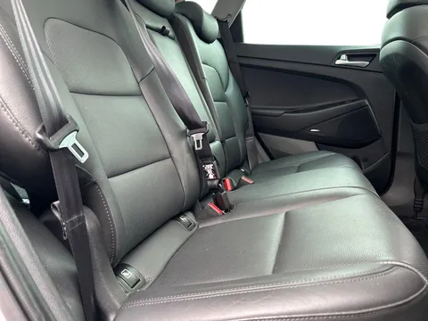 DG19LRN Hyundai Tucson 1.6 CRDi 136 Premium SE 5dr 2WD Thumbnail #10