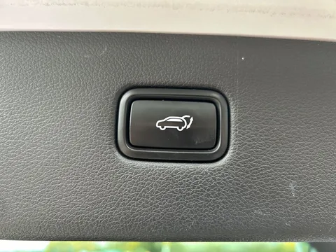 DG19LRN Hyundai Tucson 1.6 CRDi 136 Premium SE 5dr 2WD Thumbnail #15