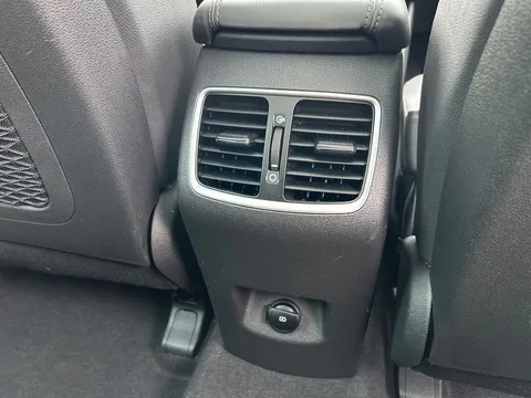 DG19LRN Hyundai Tucson 1.6 CRDi 136 Premium SE 5dr 2WD Thumbnail #16