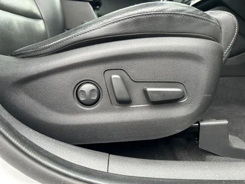 DG19LRN Hyundai Tucson 1.6 CRDi 136 Premium SE 5dr 2WD Thumbnail #17