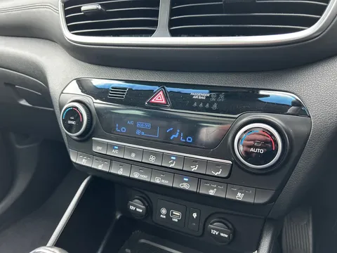 DG19LRN Hyundai Tucson 1.6 CRDi 136 Premium SE 5dr 2WD Thumbnail #24