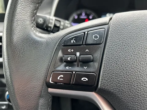 DG19LRN Hyundai Tucson 1.6 CRDi 136 Premium SE 5dr 2WD Thumbnail #25