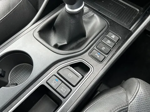 DG19LRN Hyundai Tucson 1.6 CRDi 136 Premium SE 5dr 2WD Thumbnail #29