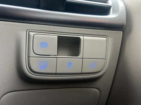 LG74MWM Hyundai Tucson 1.6T Hybrid Ultimate 5dr Auto Thumbnail #38