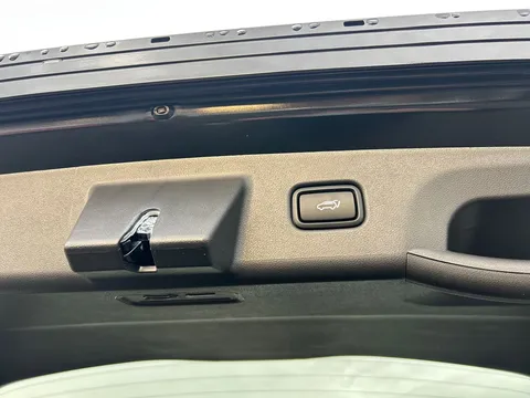 LG74MWM Hyundai Tucson 1.6T Hybrid Ultimate 5dr Auto Thumbnail #41